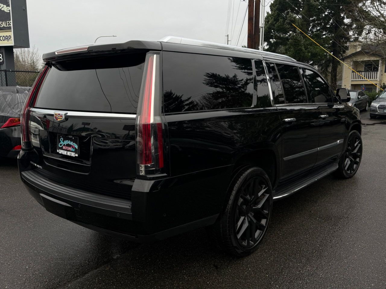 Cadillac Escalade ESV 4WD 4dr Premium Luxury 2017