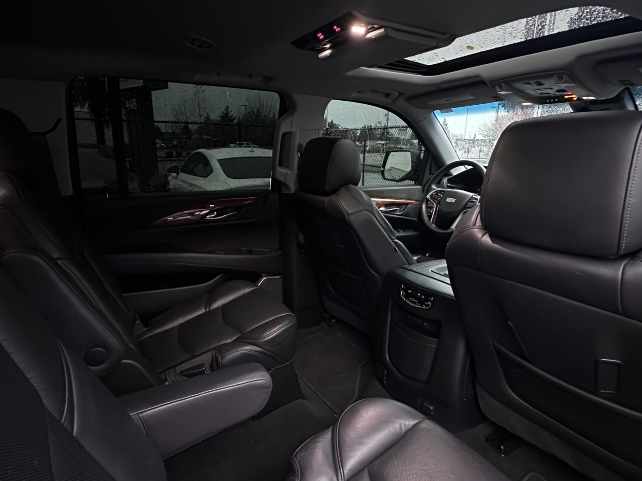 Cadillac Escalade ESV 4WD 4dr Premium Luxury 2017