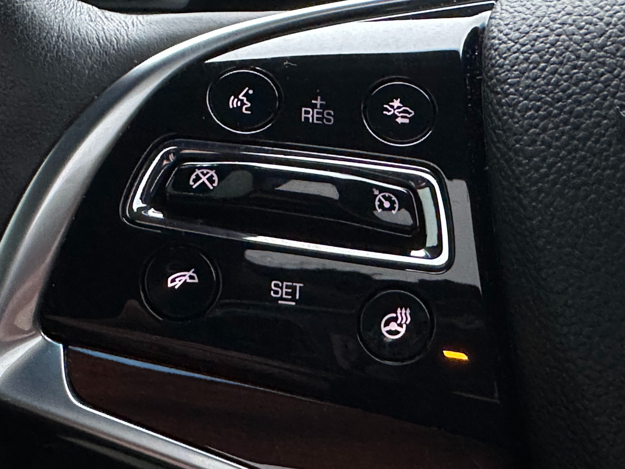 Cadillac Escalade ESV 4WD 4dr Premium Luxury 2017