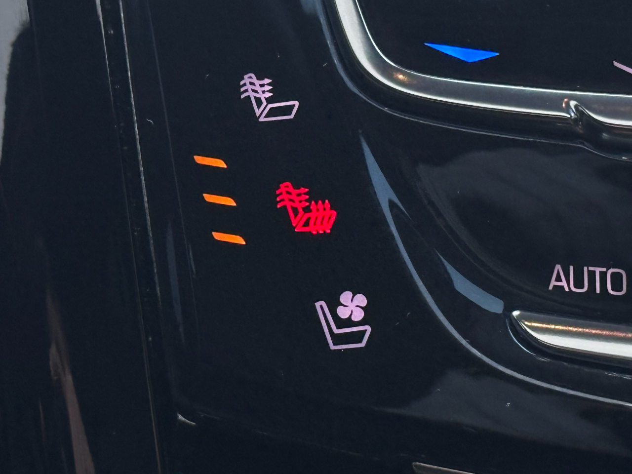 Cadillac Escalade ESV 4WD 4dr Premium Luxury 2017