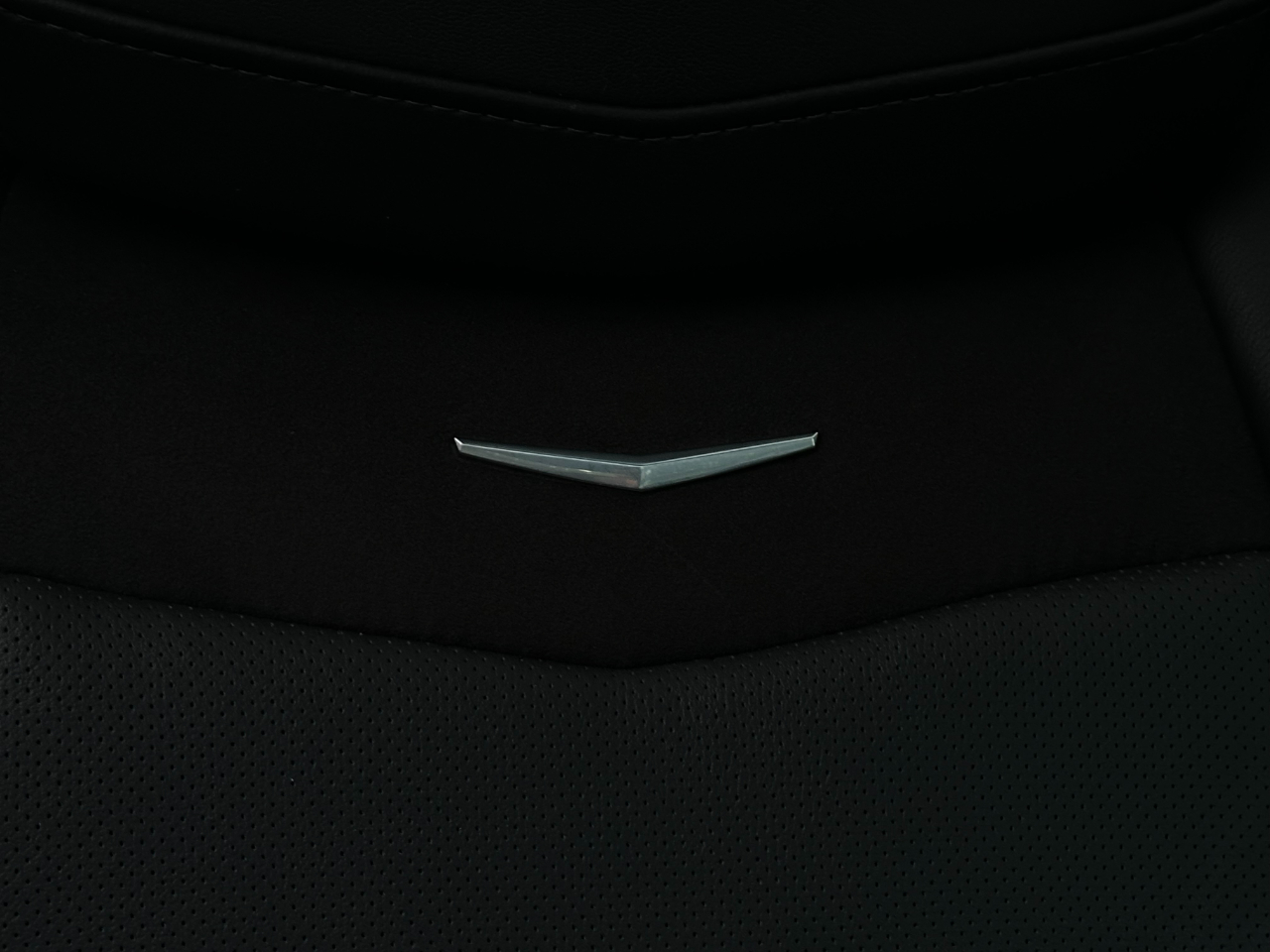 Cadillac Escalade ESV 4WD 4dr Premium Luxury 2017