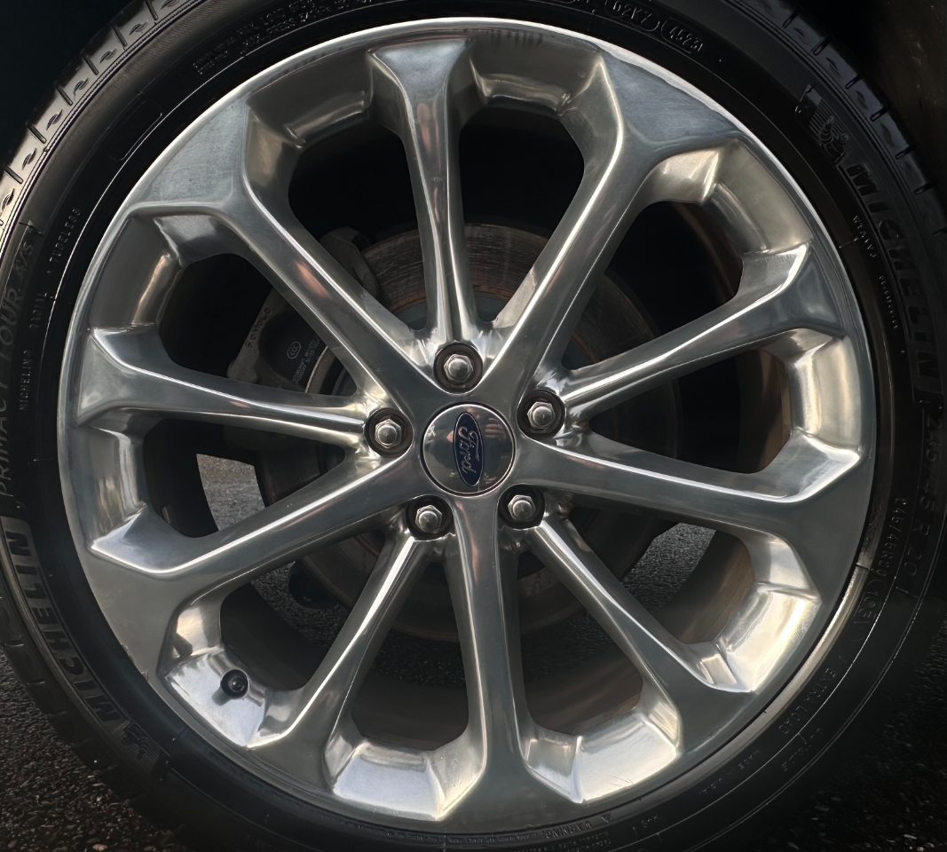 Ford Taurus Limited AWD 2016