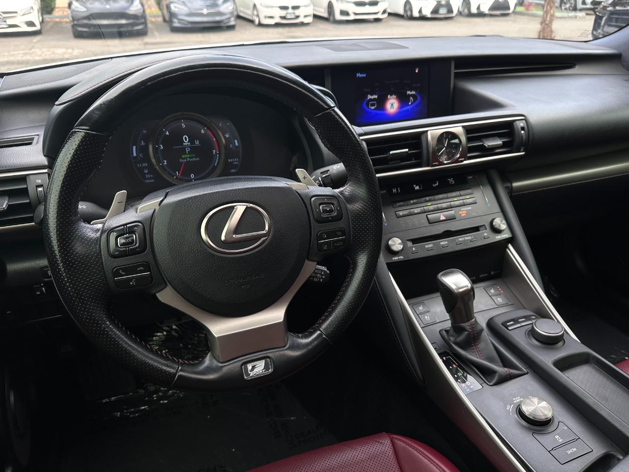 Lexus IS  2017