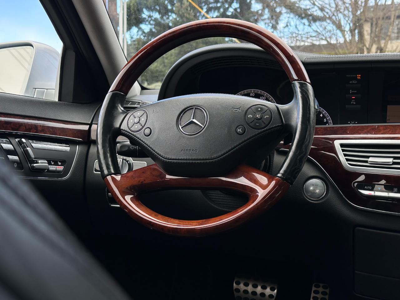 Mercedes-Benz S-Class  2010