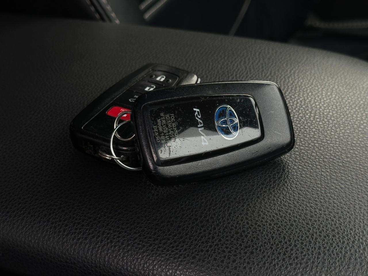 Toyota RAV4 Hybrid XLE AWD 2019