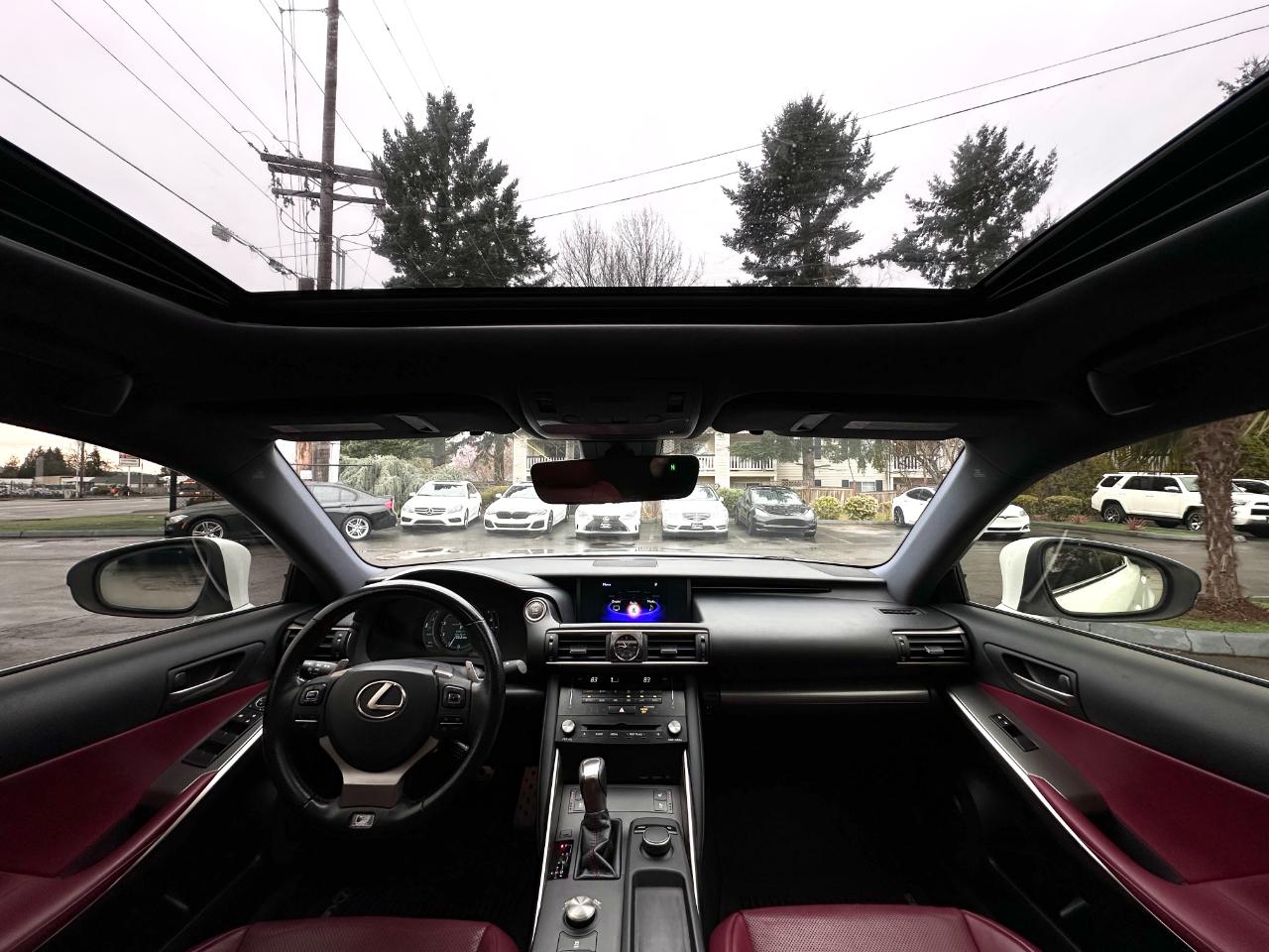 Lexus IS IS Turbo RWD 2017