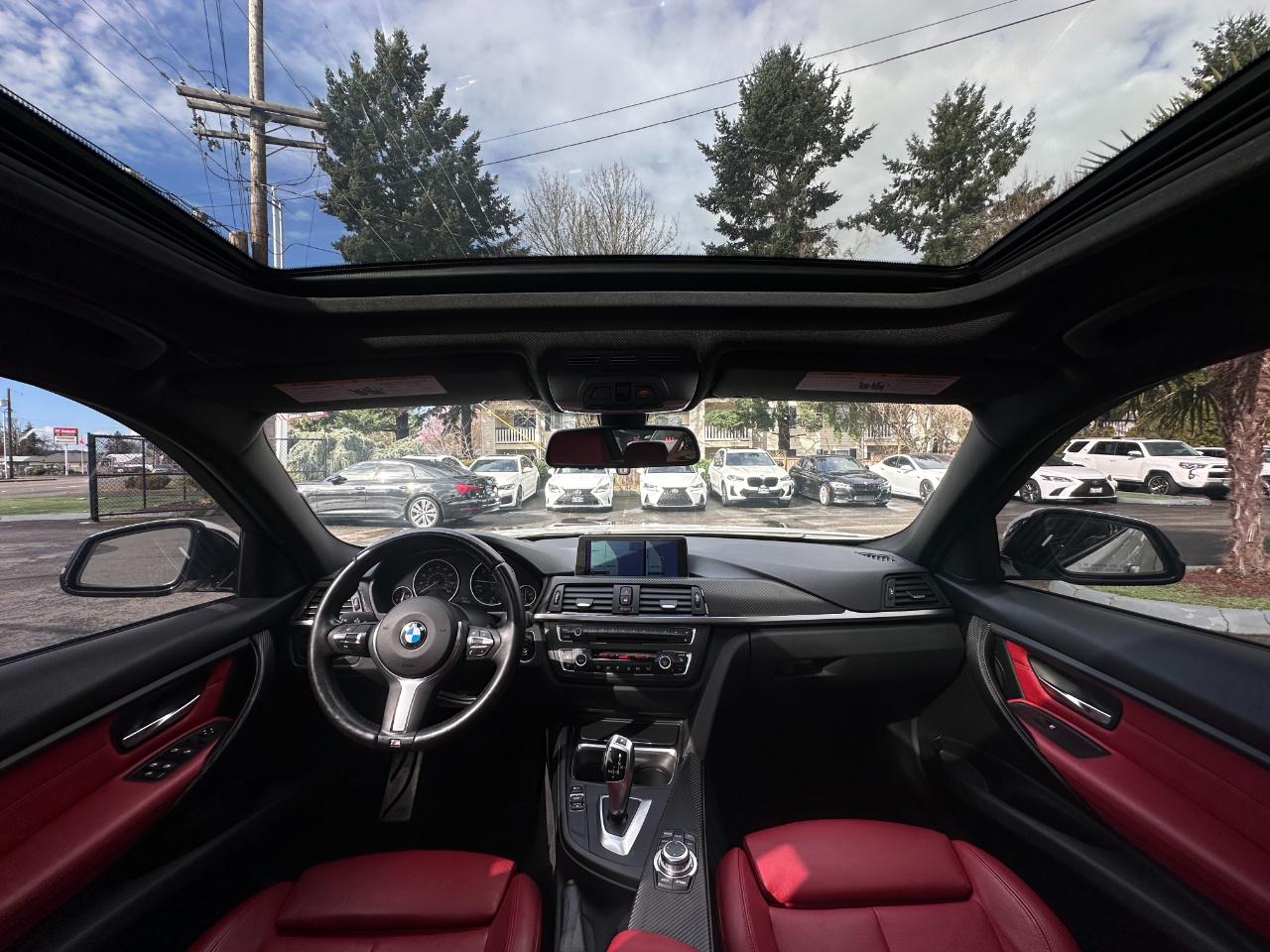 BMW 3 Series 4dr Sdn 335i xDrive AWD 2013