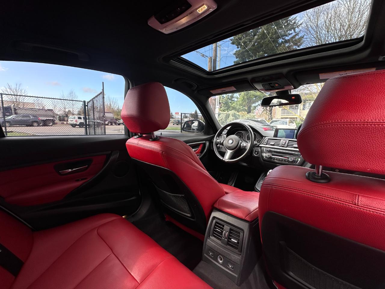 BMW 3 Series 4dr Sdn 335i xDrive AWD 2013