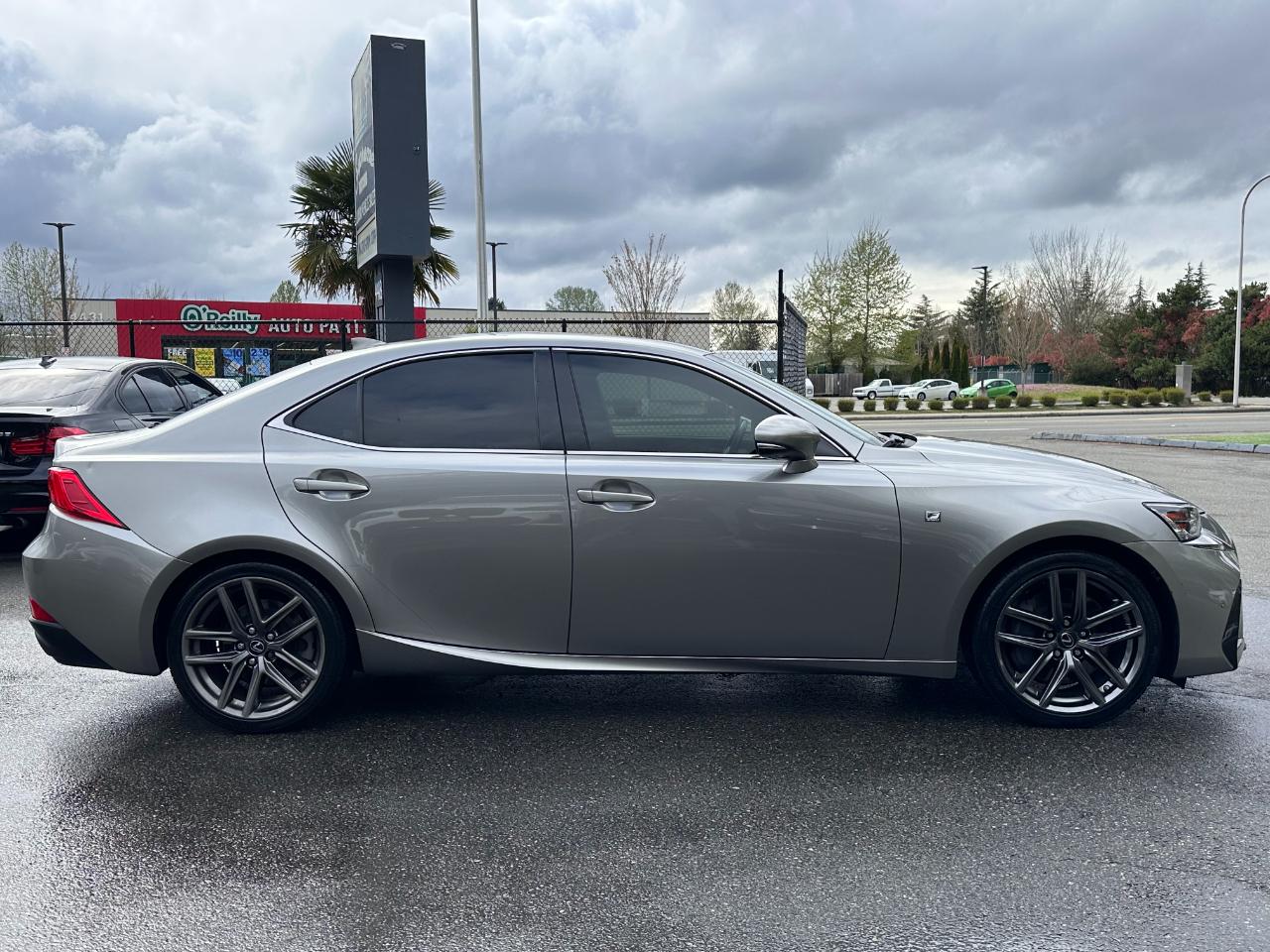 Lexus IS  2018
