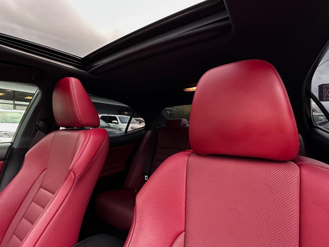Lexus IS  2018