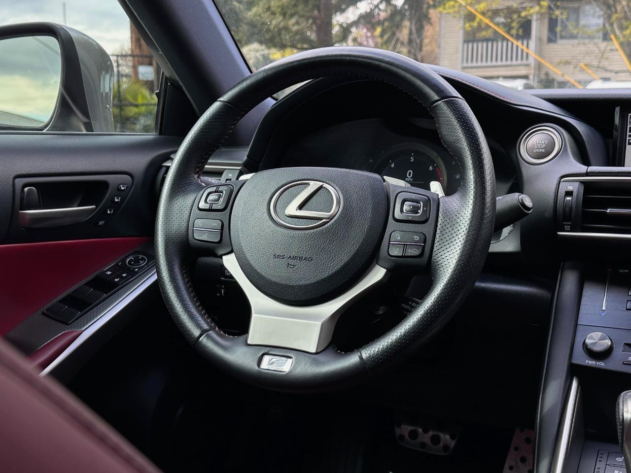Lexus IS  2018
