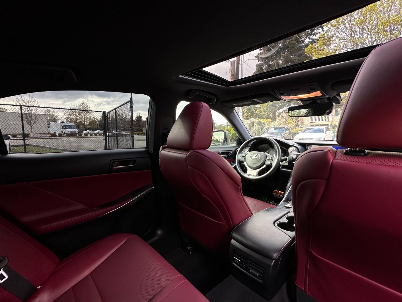 Lexus IS  2018