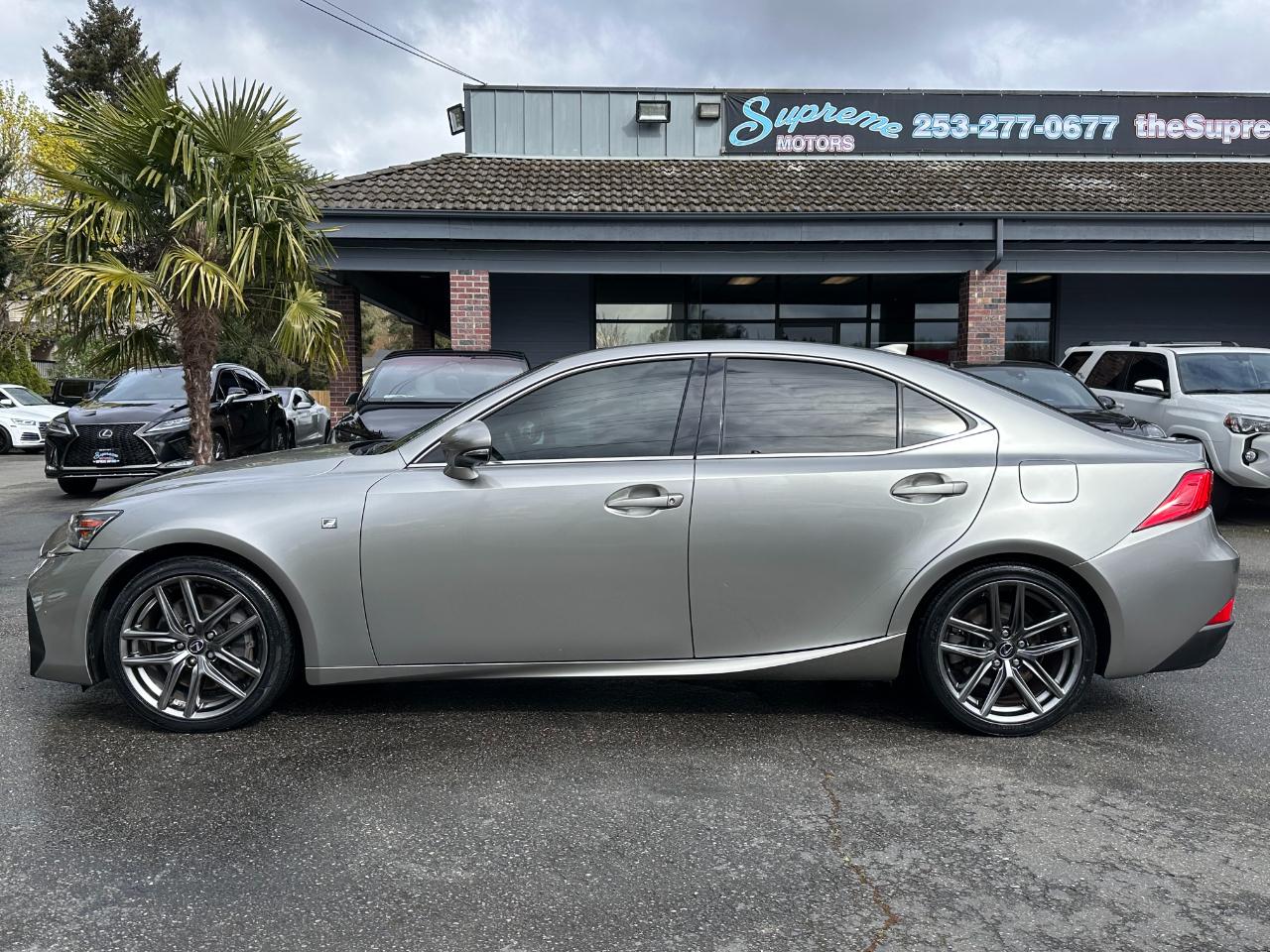 Lexus IS  2018