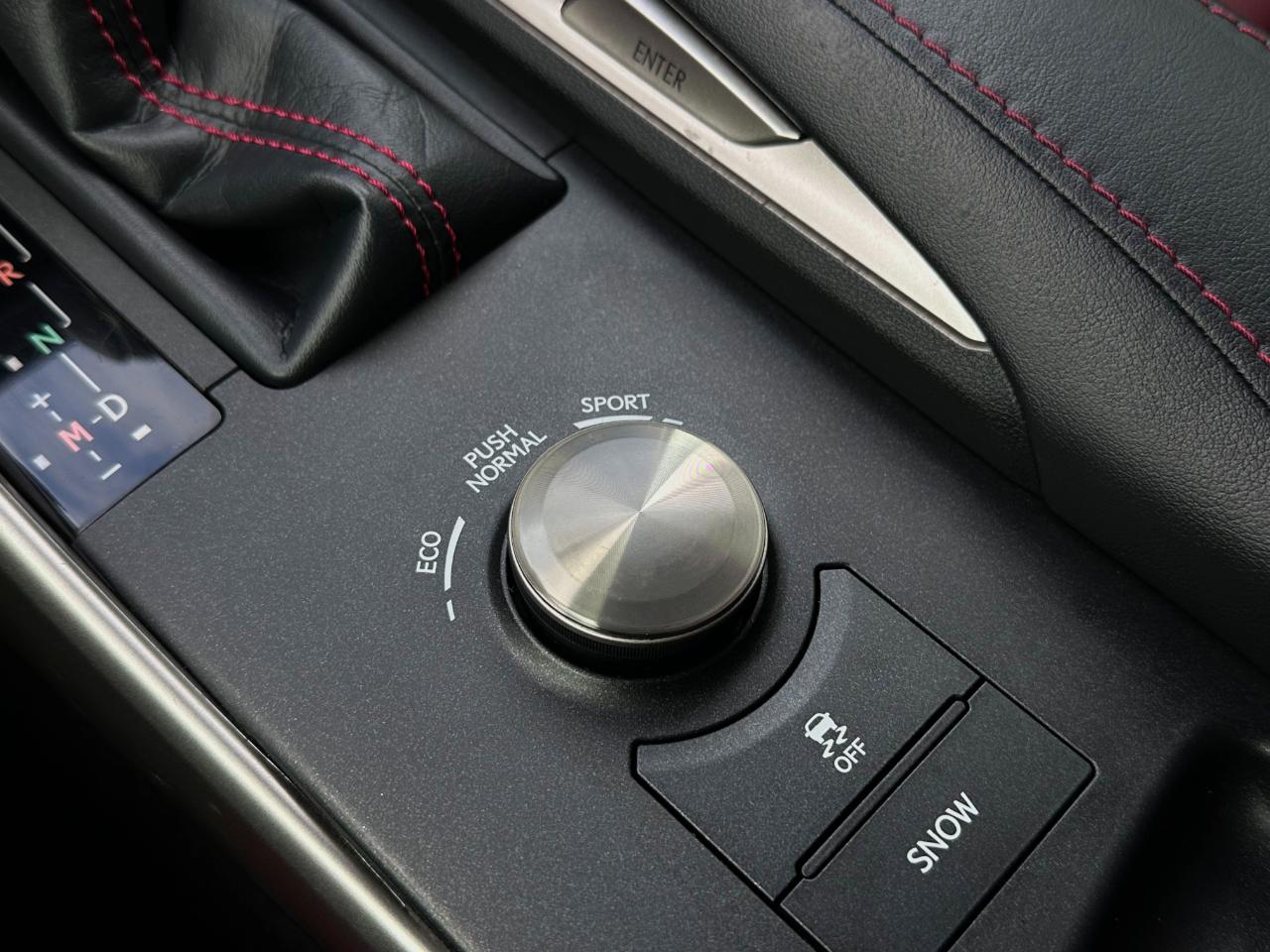 Lexus IS  2018