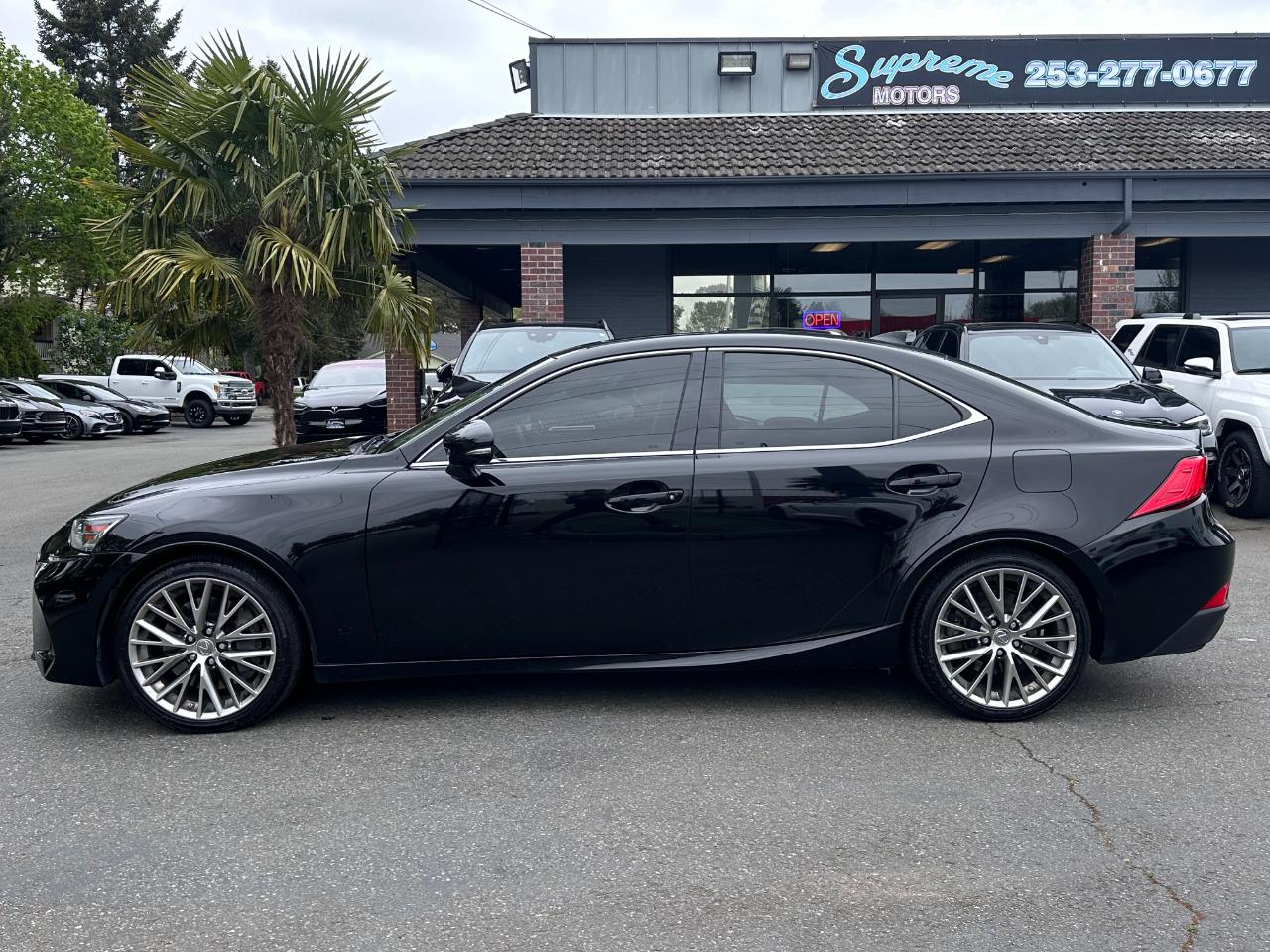 Lexus IS IS Turbo RWD 2017