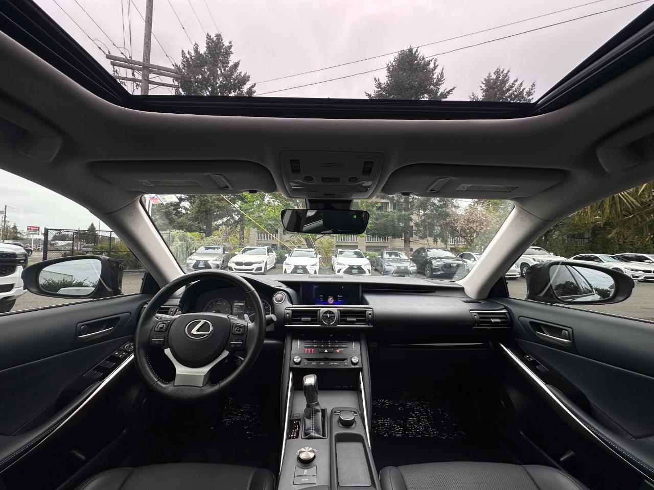 Lexus IS IS Turbo RWD 2017