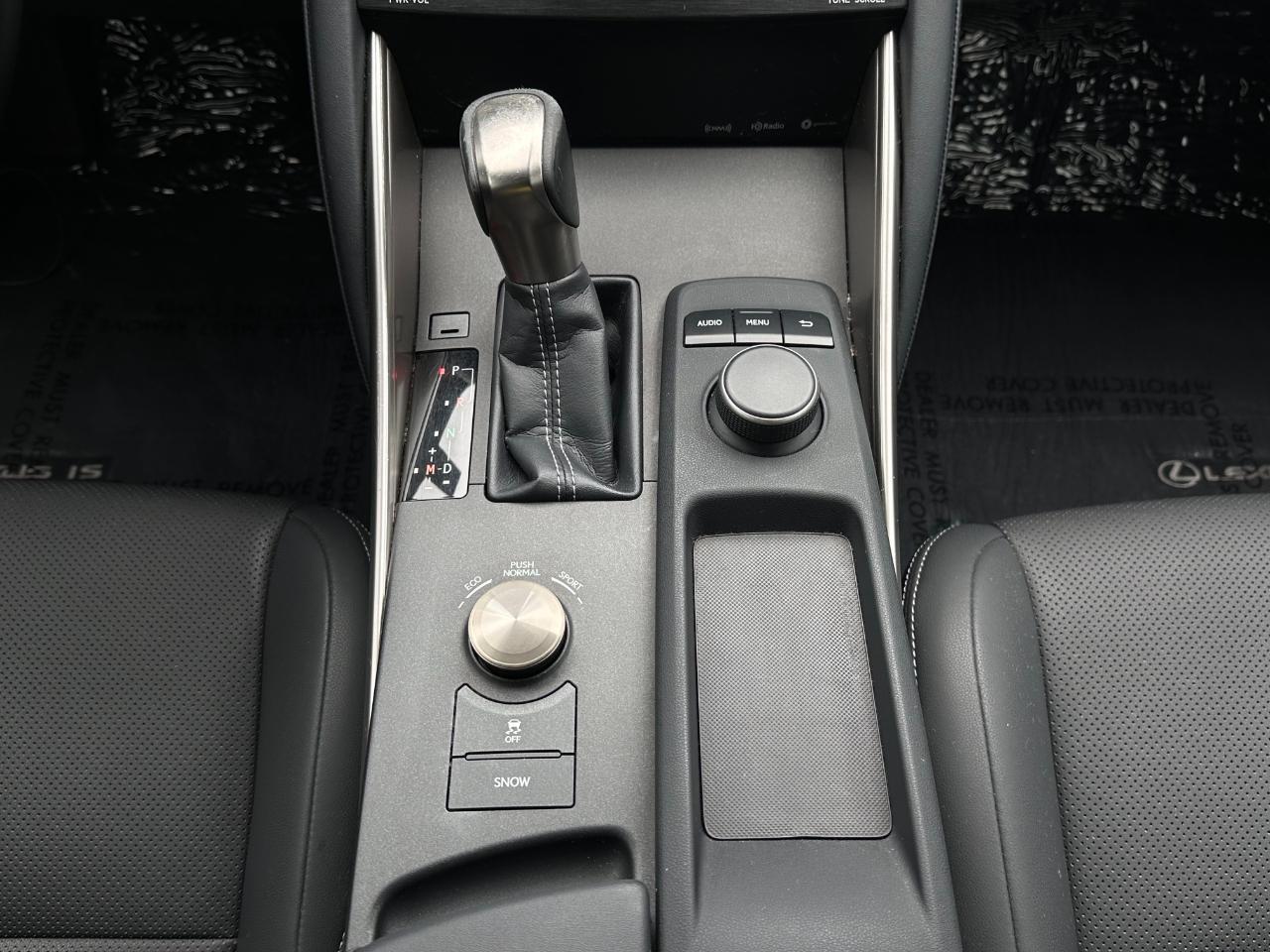 Lexus IS IS Turbo RWD 2017