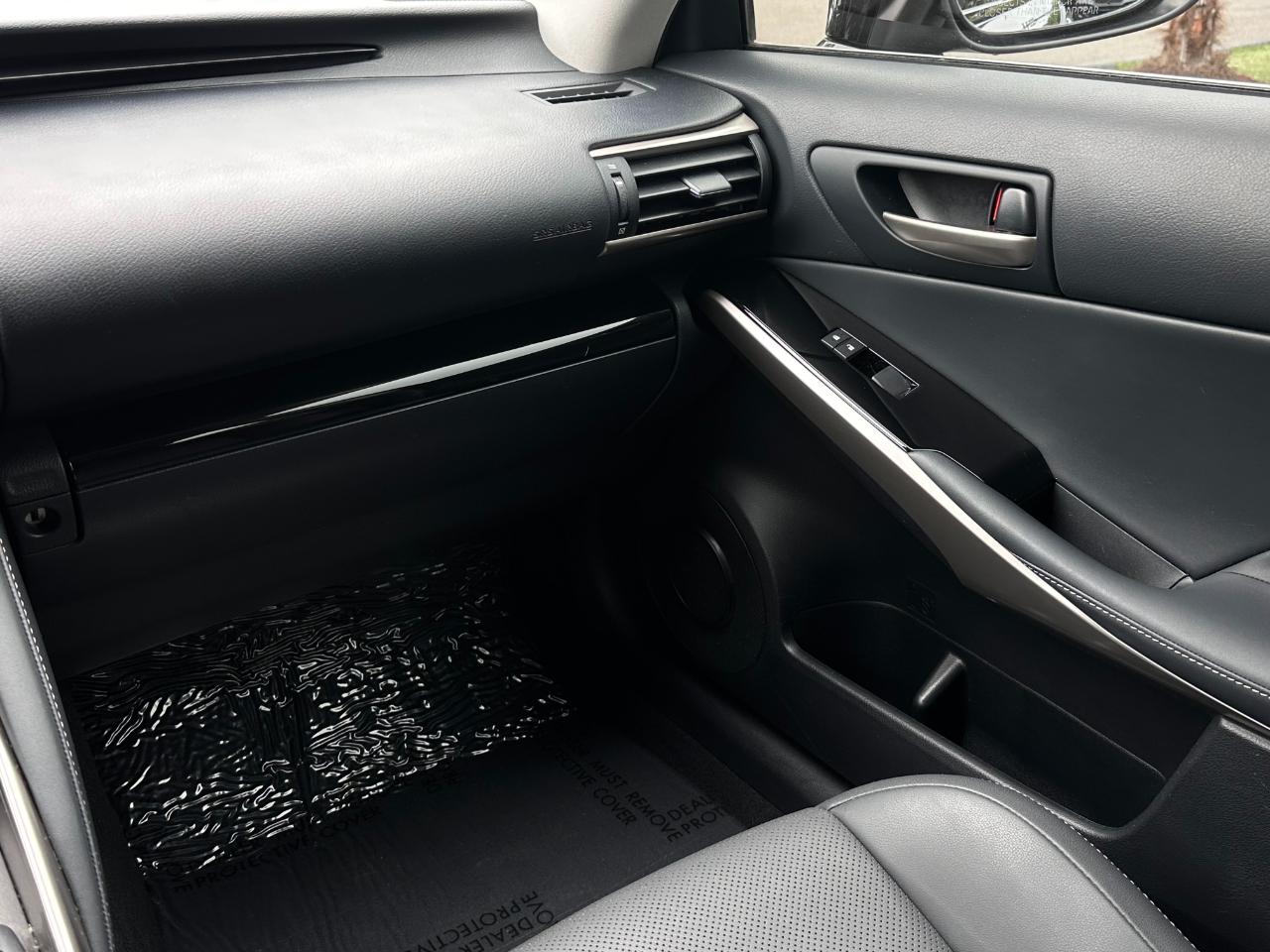 Lexus IS IS Turbo RWD 2017