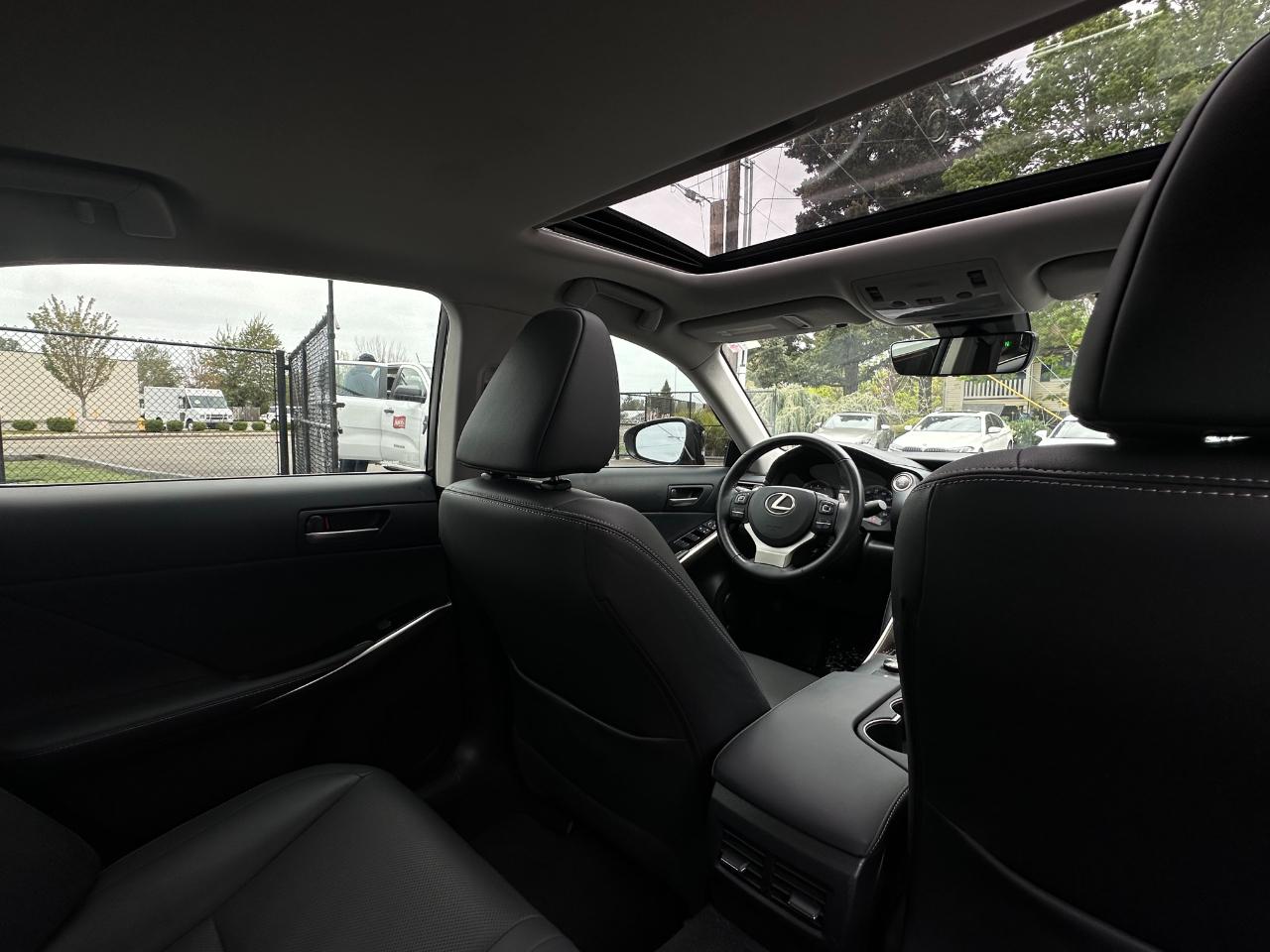 Lexus IS IS Turbo RWD 2017