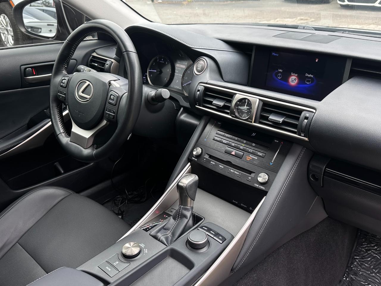 Lexus IS IS Turbo RWD 2017