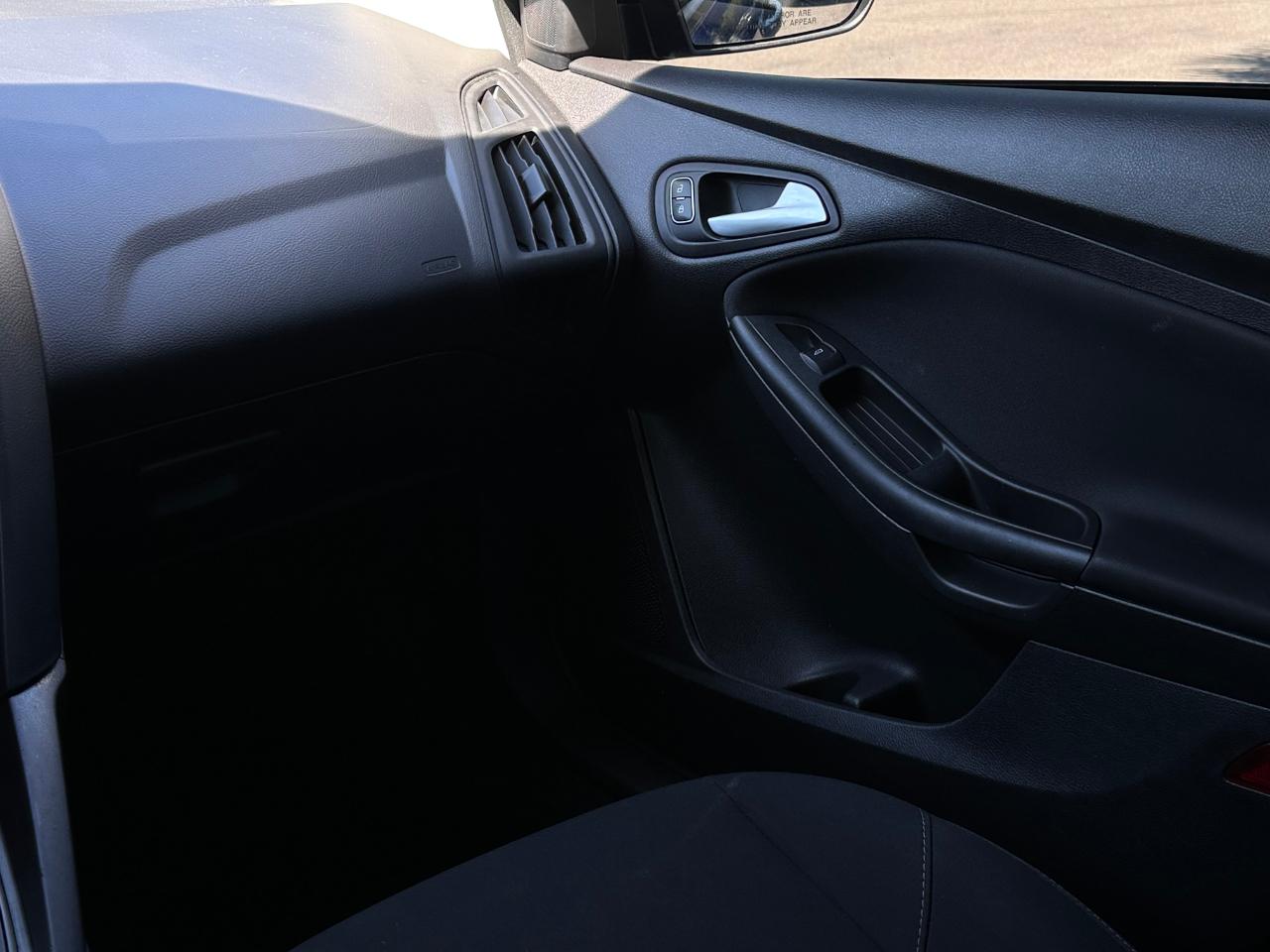 Ford Focus SE Sedan 2018