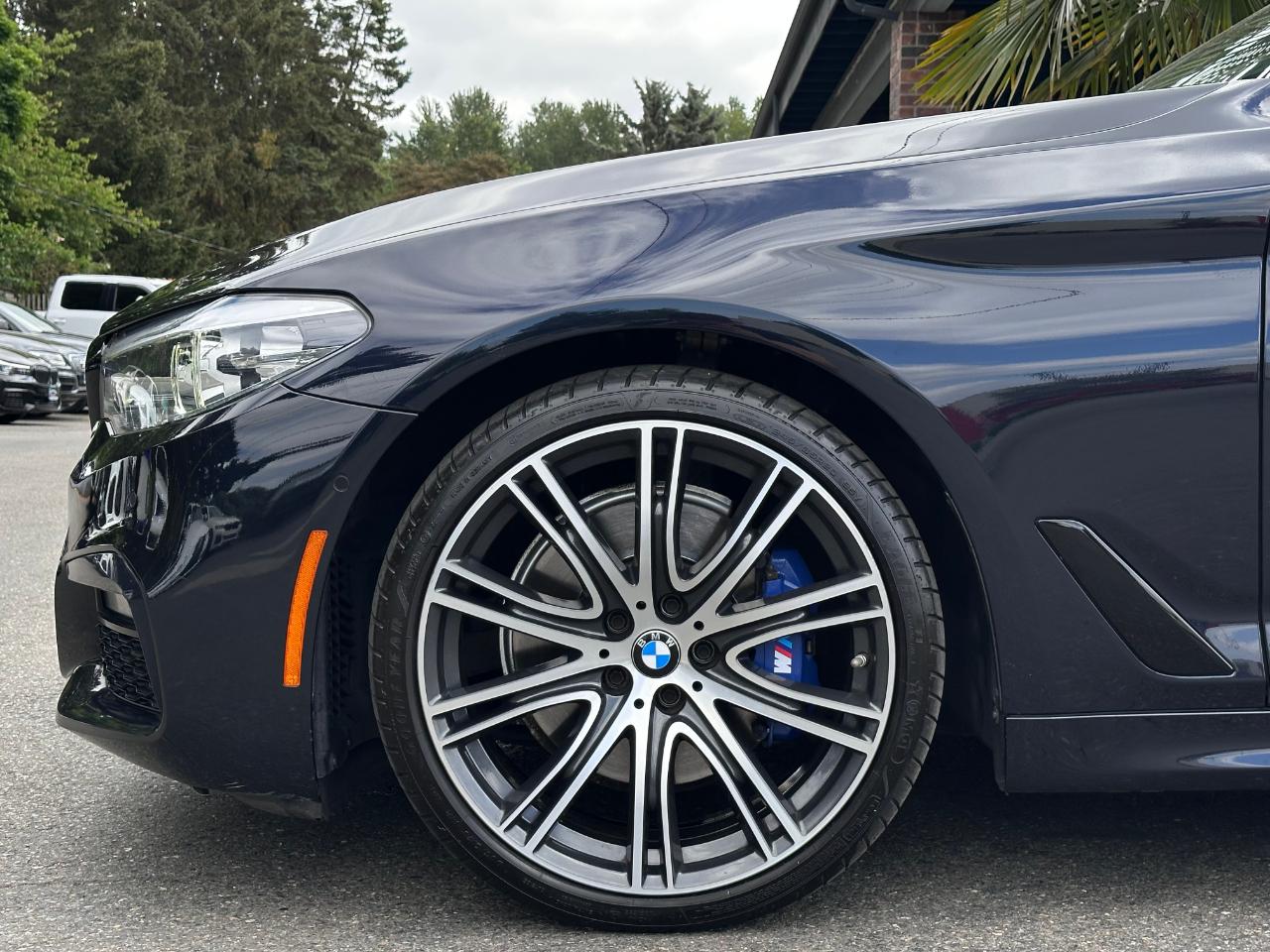 BMW 5 Series  2019