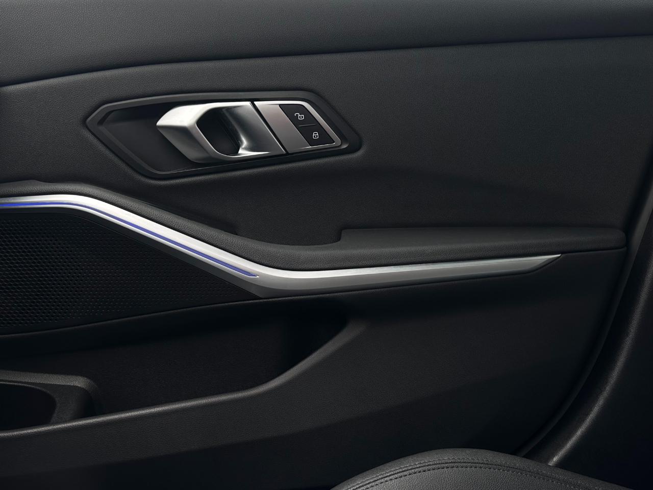 BMW 3 Series  2021