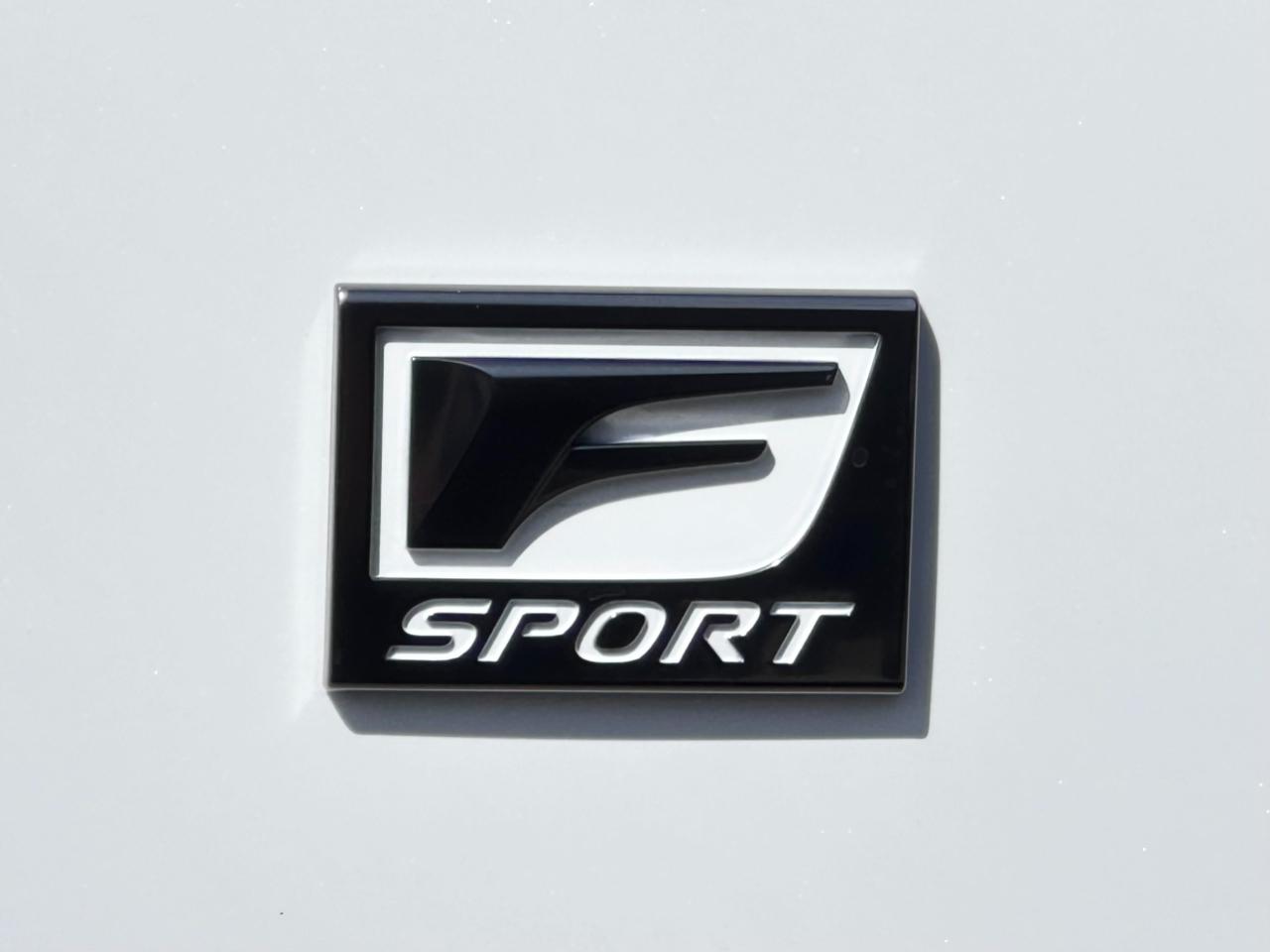 Lexus IS  2021
