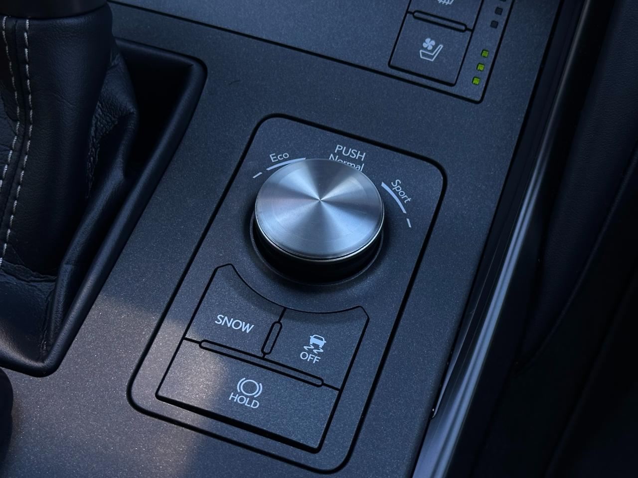 Lexus IS  2021