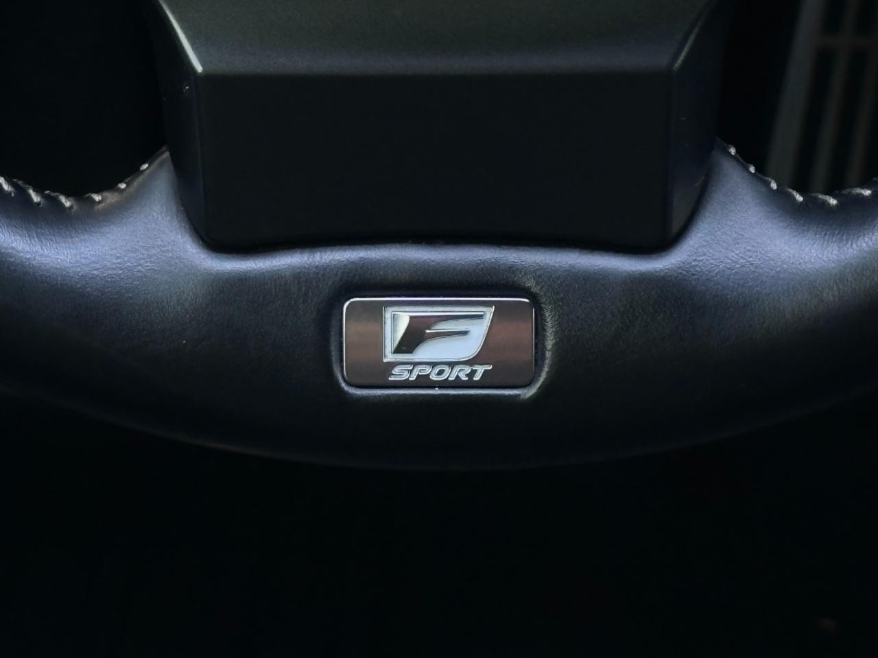 Lexus IS  2021