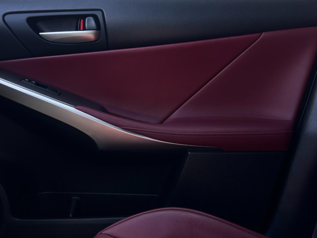 Lexus IS IS Turbo RWD 2017