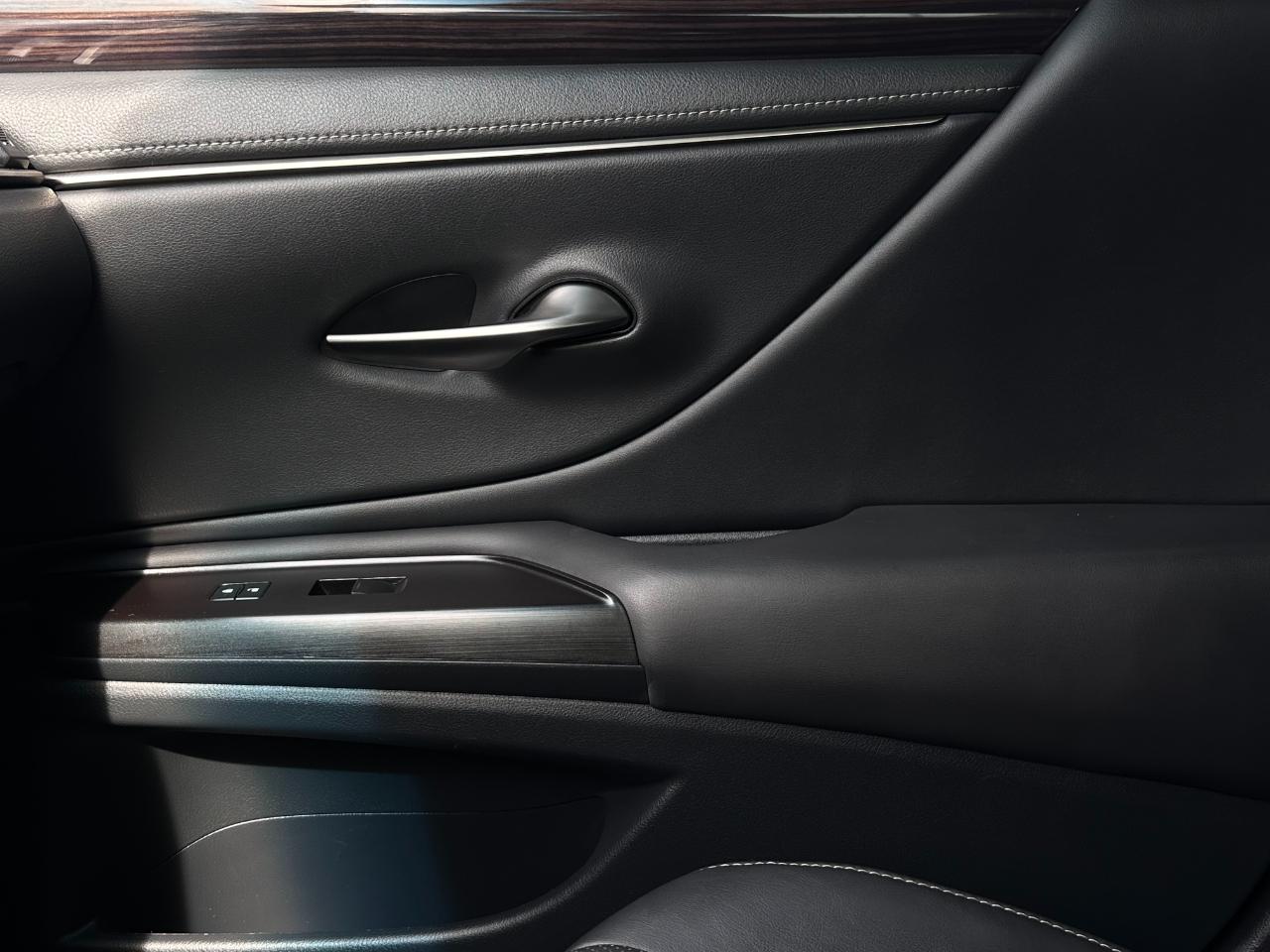 Lexus ES ES 350 FWD 2019