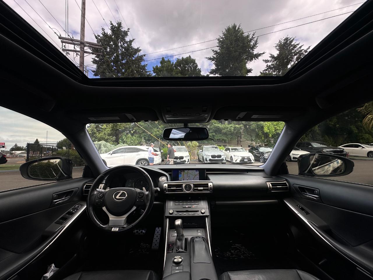 Lexus IS 200t  2016