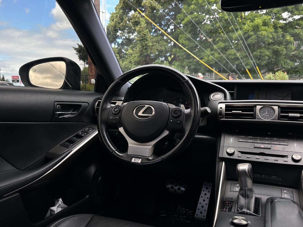Lexus IS 200t  2016