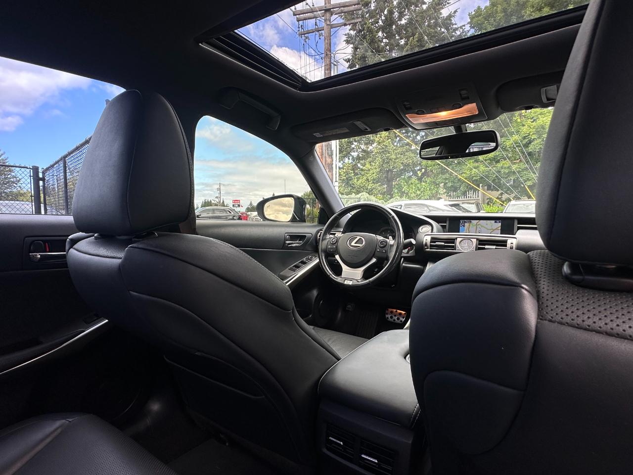 Lexus IS 200t  2016