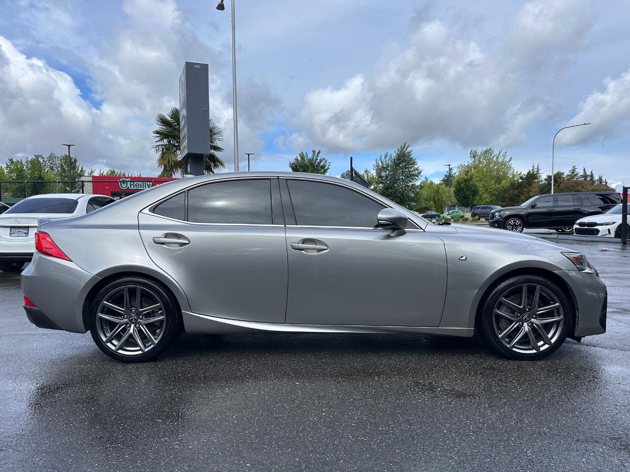 Lexus IS  2017