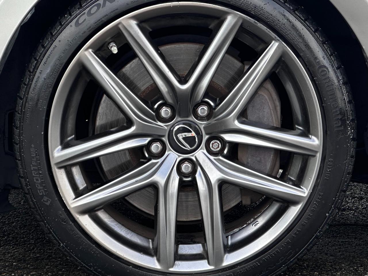 Lexus IS  2017