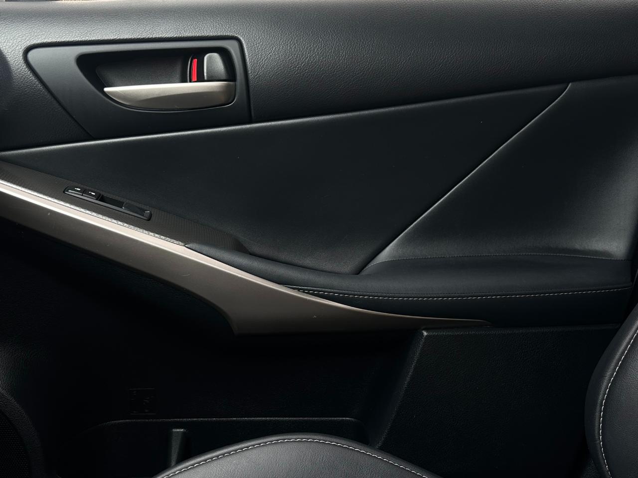 Lexus IS  2017
