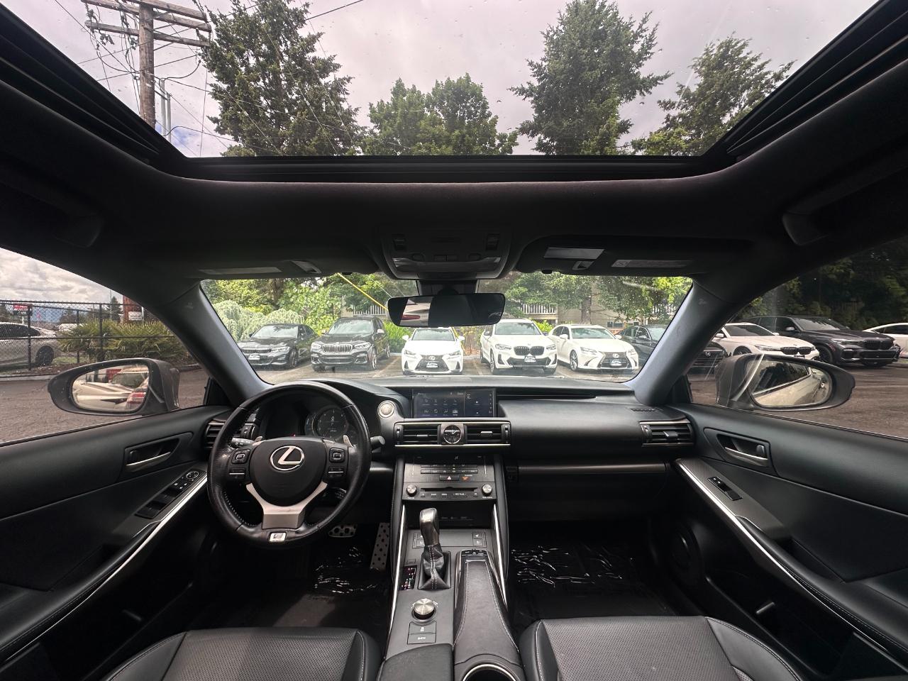 Lexus IS  2017