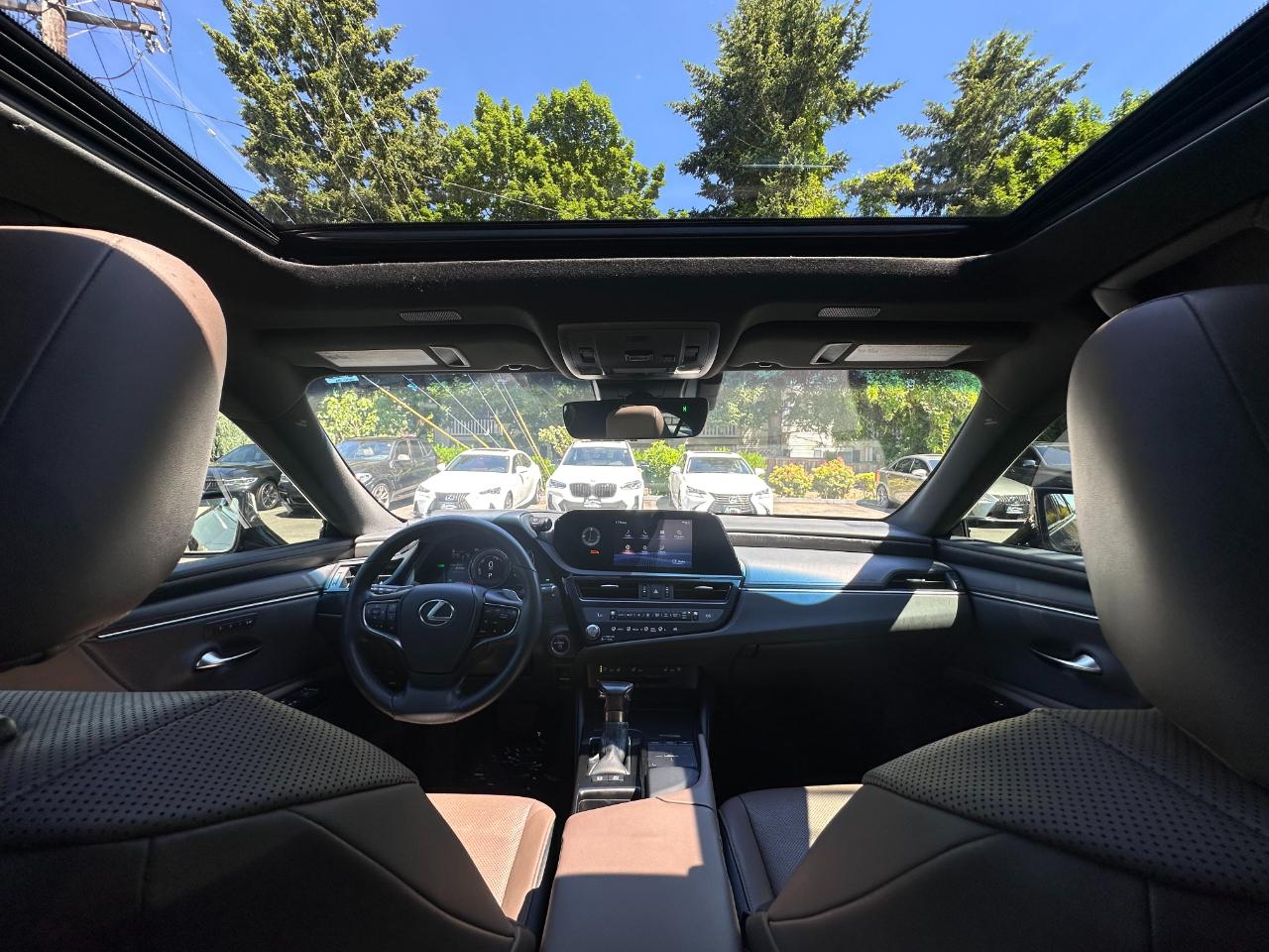 Lexus ES  2022