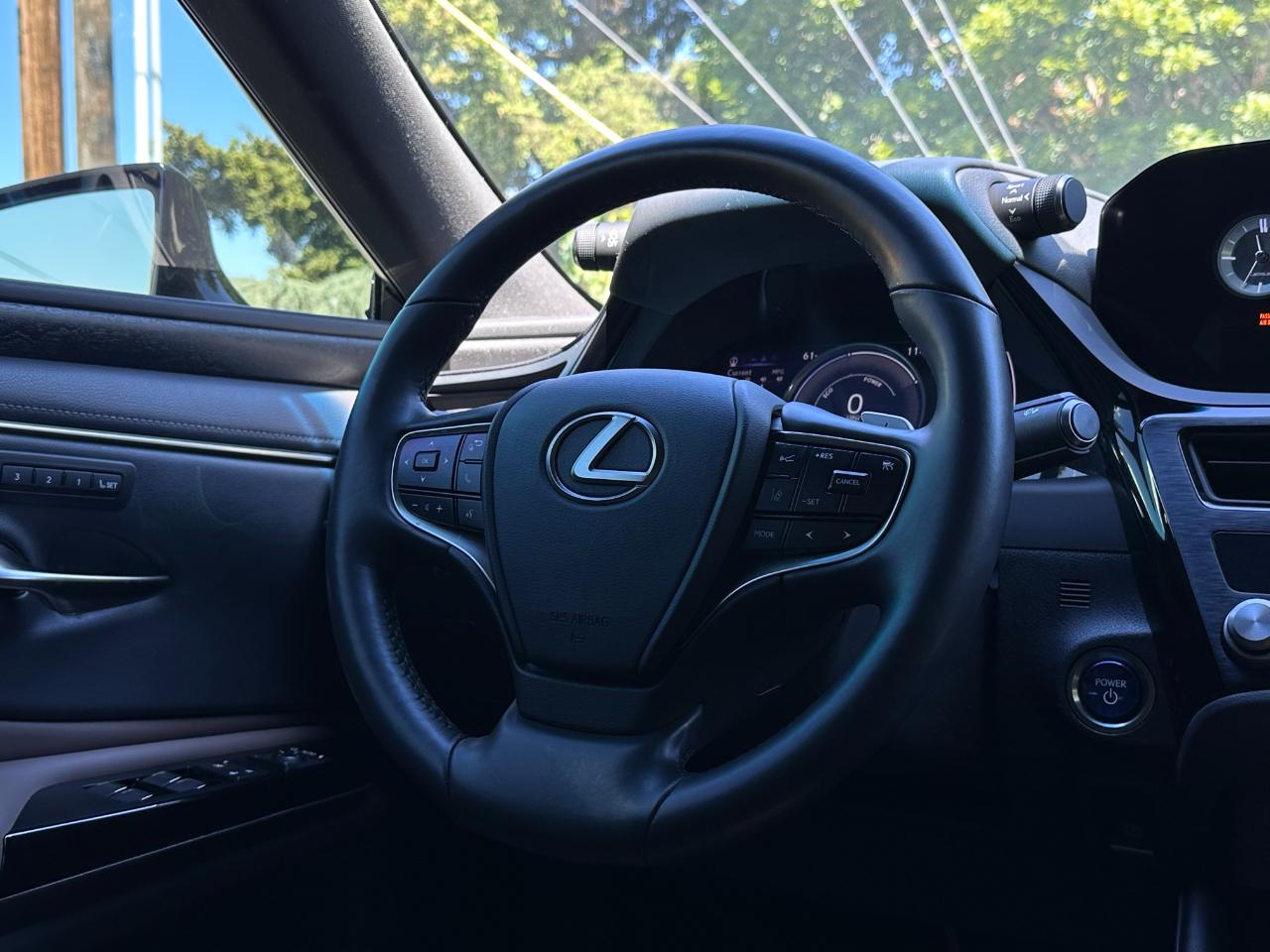 Lexus ES  2022