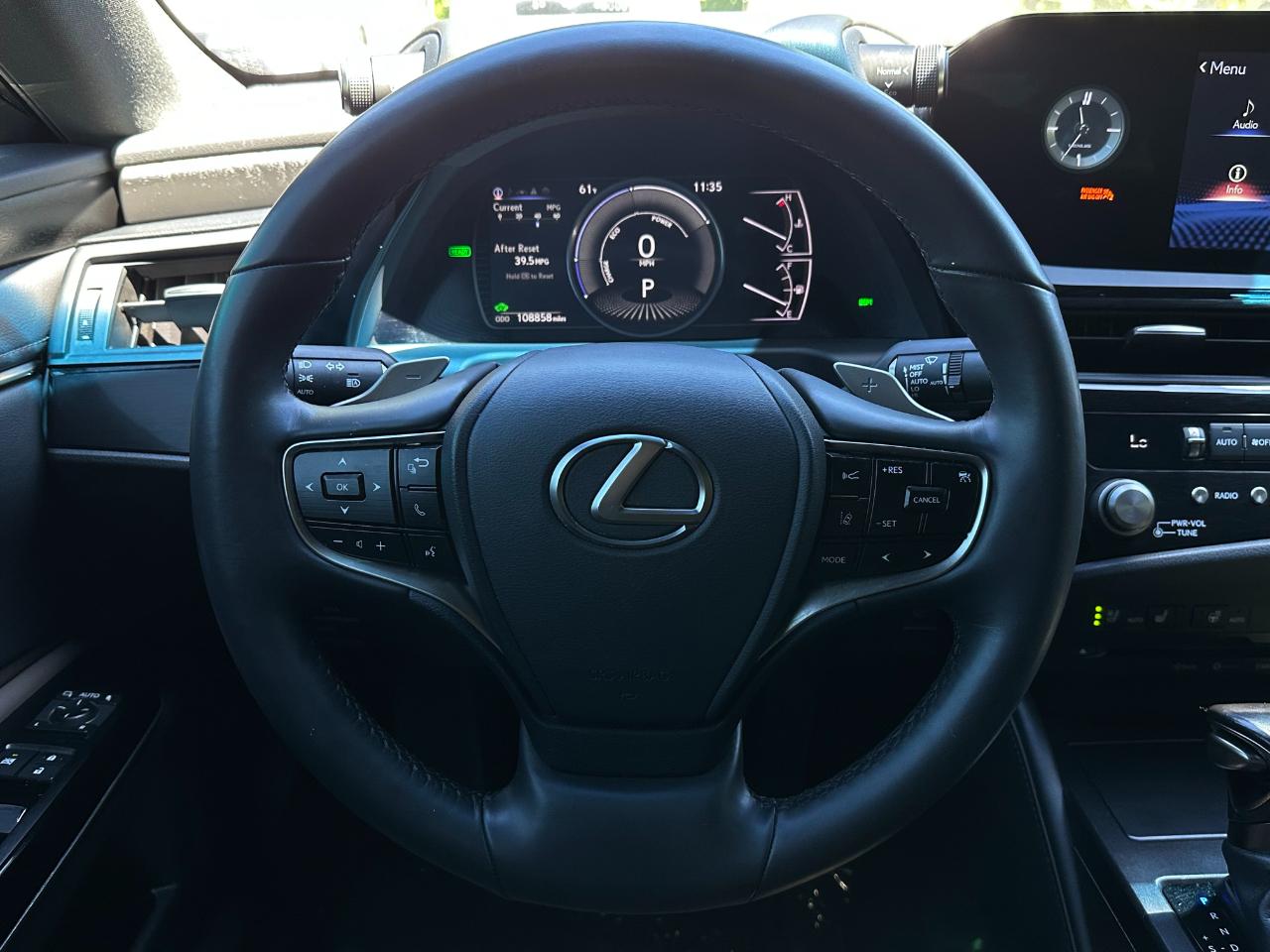Lexus ES  2022