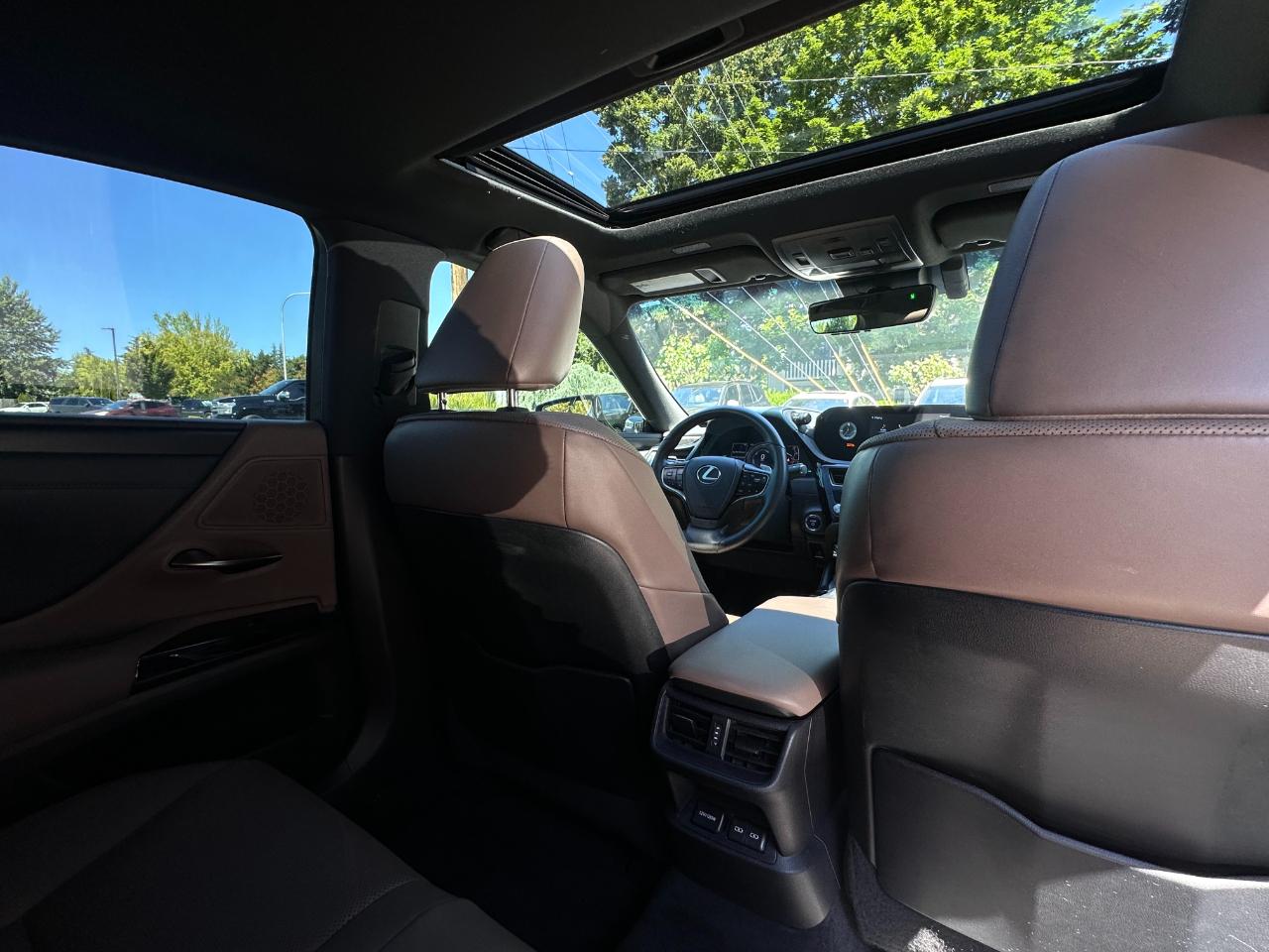 Lexus ES  2022