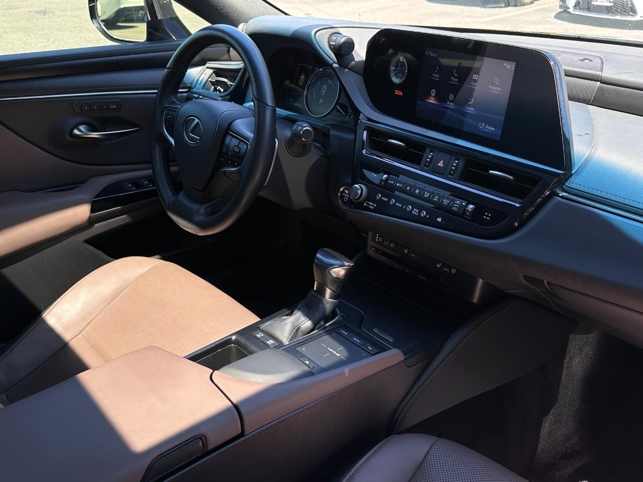 Lexus ES  2022