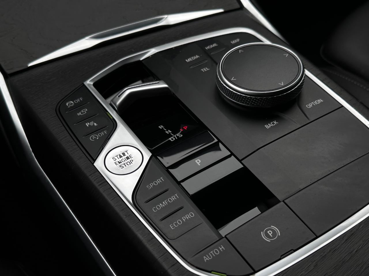 BMW 3 Series  2024