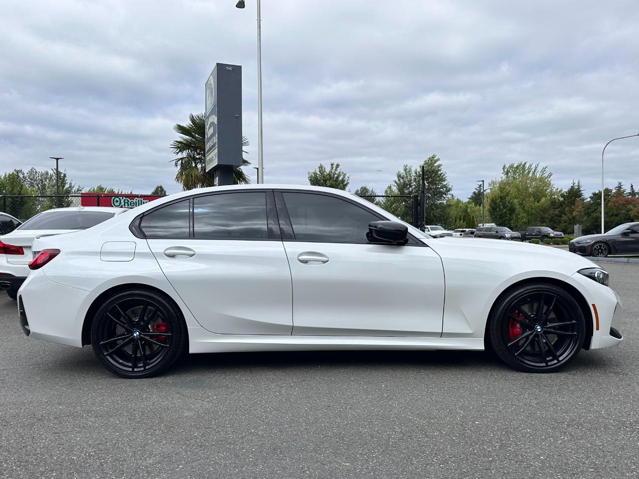 BMW 3 Series 330i Sedan 2023