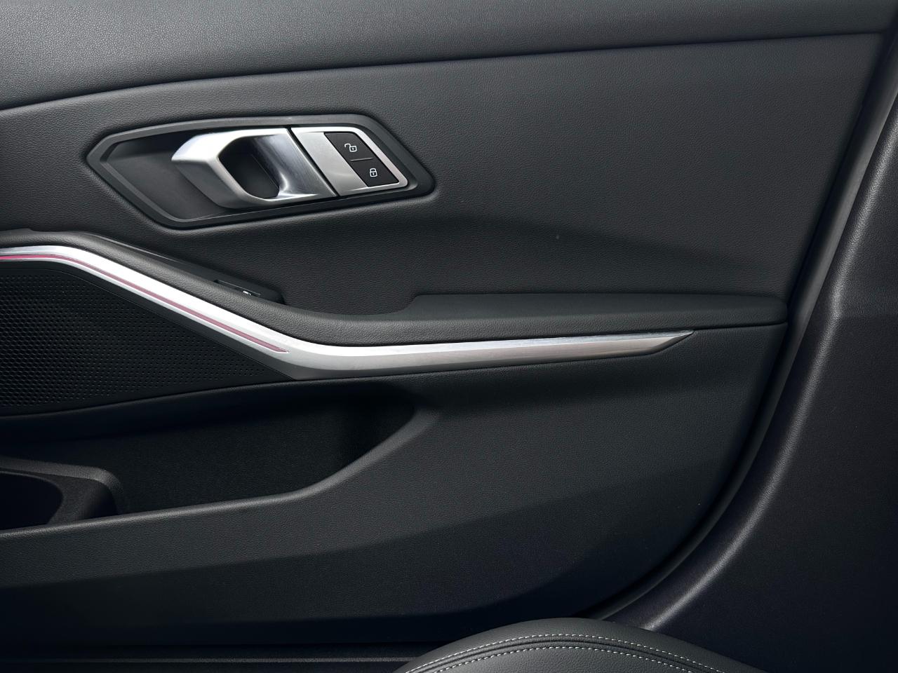 BMW 3 Series 330i Sedan 2023