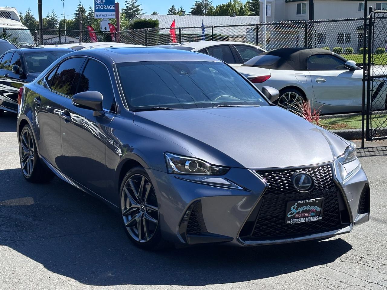 Lexus IS  2019