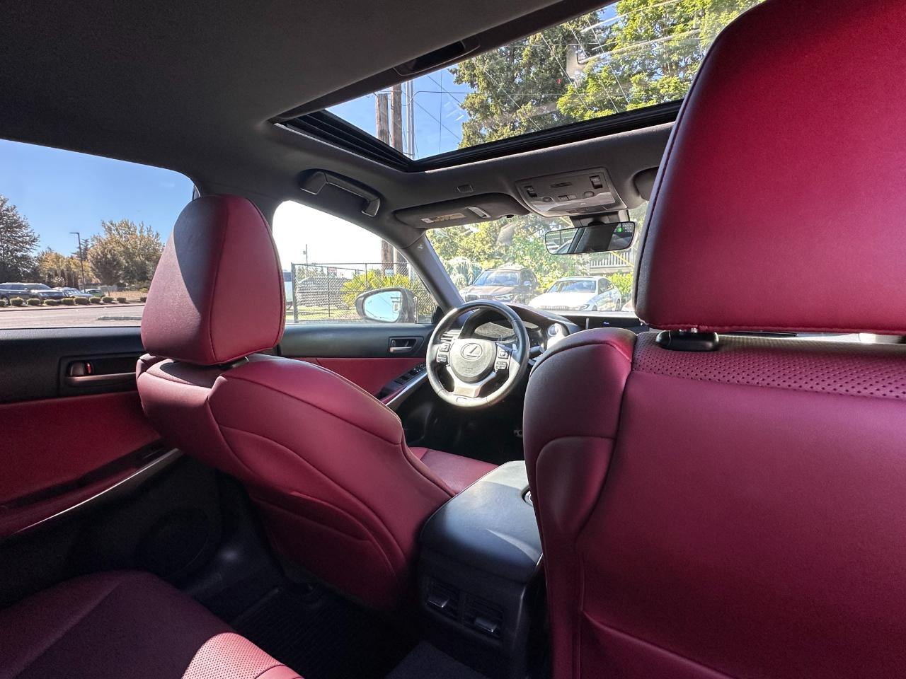 Lexus IS  2019