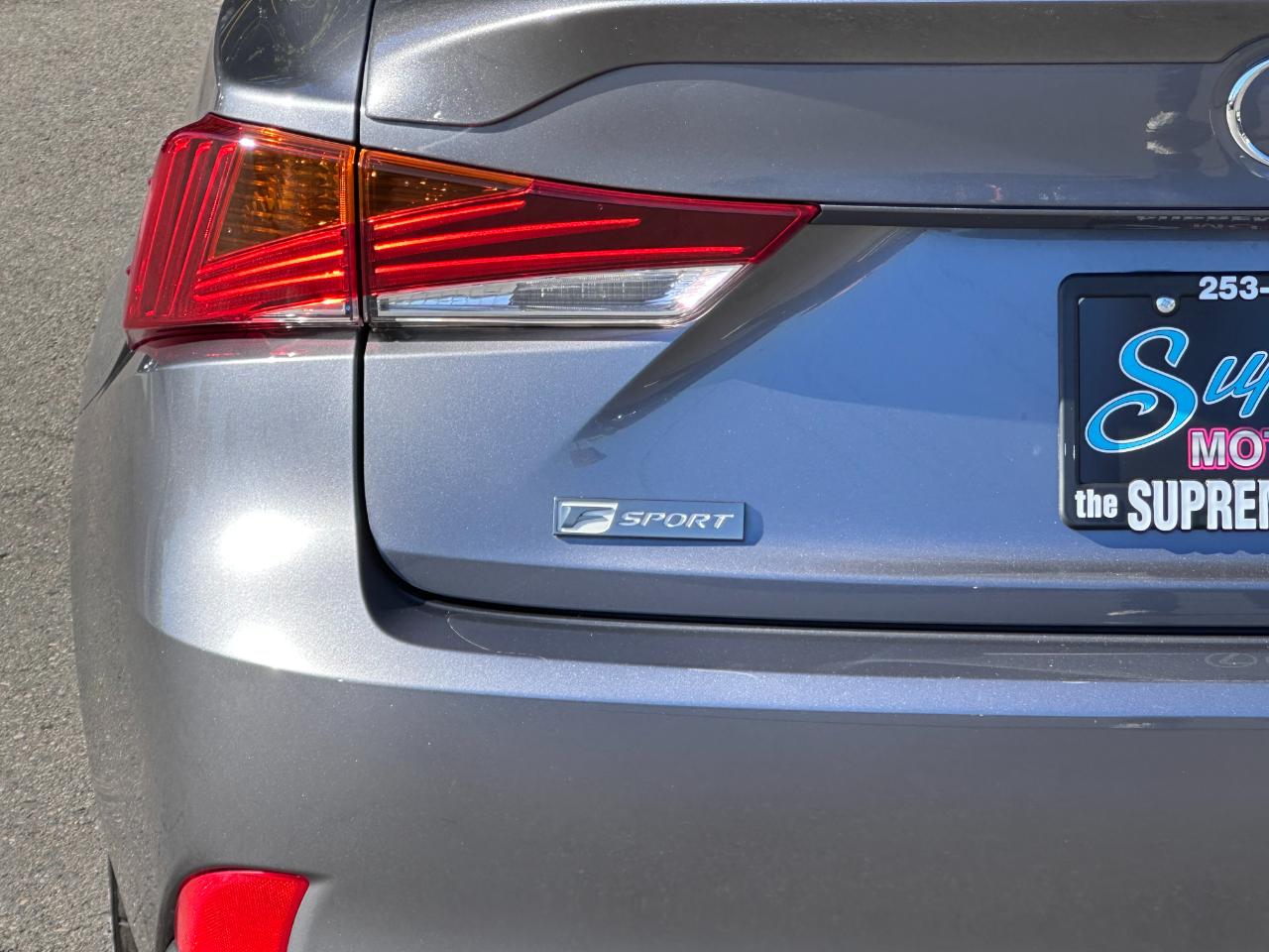 Lexus IS  2019